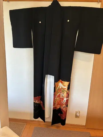 럭셔리 블랙 전통 예복 기모노 학 보물선 금 부품 자수 금채