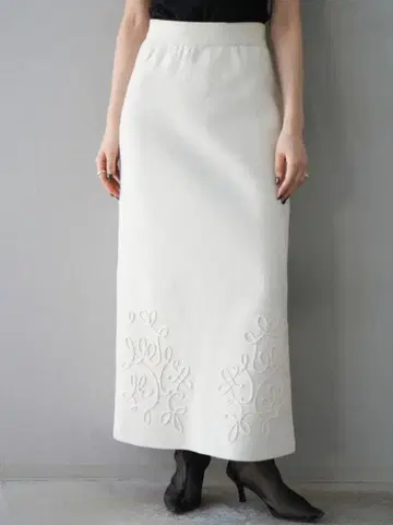 코드 자수 코튼 니트 타이트 스커트/아이보리 프리 사이즈