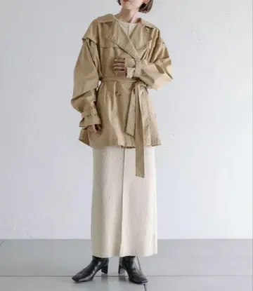 베이지 트렌치코트 허리 벨트 포함