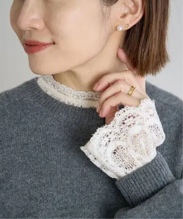 새상품 IENA 리프 레이스 블라우스 내추럴