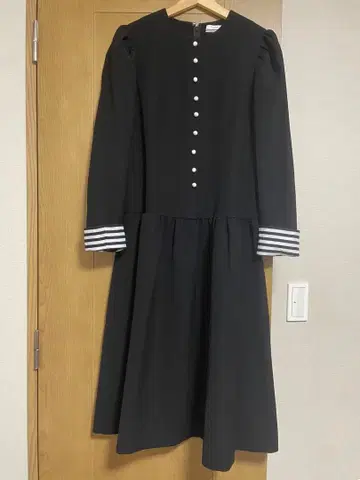 보더스 앳 발코니 38 긴팔 원피스