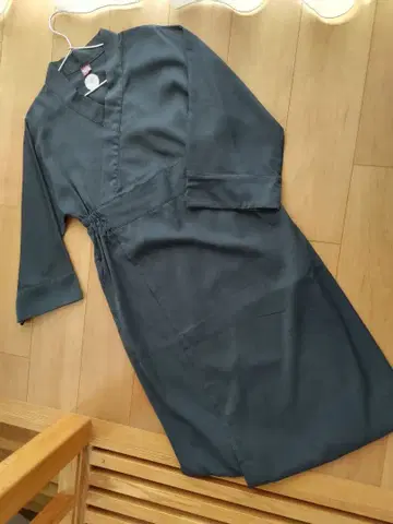 카야 다크 그레이 코디 원피스