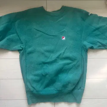 그린 컬러 로고 맨투맨