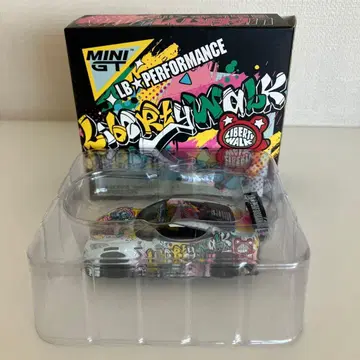 MINI GT 1/64 Nissan GT-R