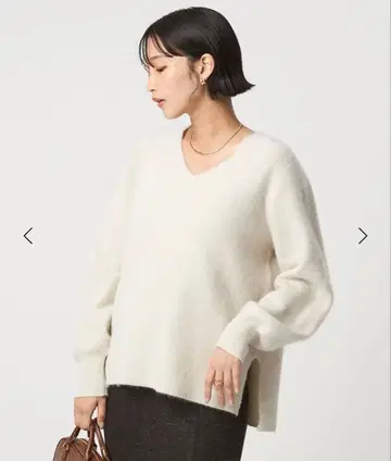 미사용 새상품 green label relaxing V넥 니트