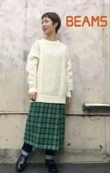 BEAMS 아이보리 케이블 니트 스웨터