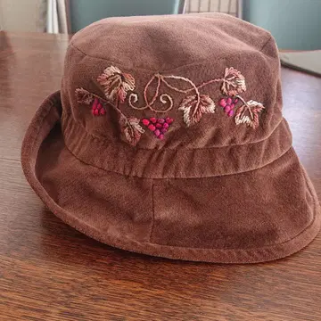 핸드메이드 브라운 손자수 모자