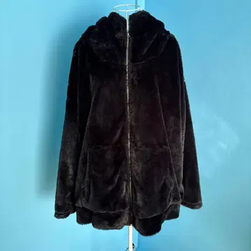 블랙 플리스 자켓 후드 부착