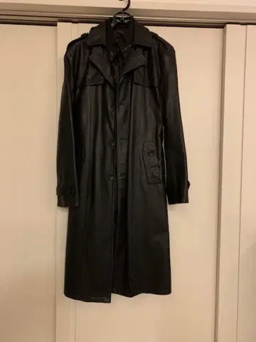 가격 인하! 새상품 가죽 트렌치코트 블랙