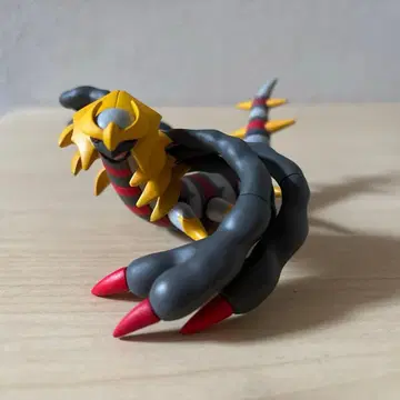 기라티나 오리진 형태 피규어