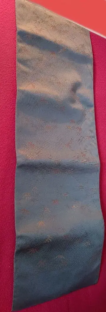 그레이 색상 무늬 들어간 오비