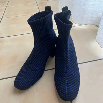 스트라이프 니트 숏부츠