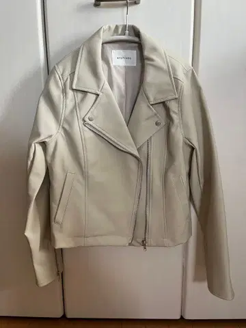 archives 크림색 라이더 자켓