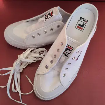 FILA 화이트 스니커즈 레이스리스