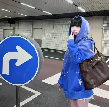 파랑 그라데이션 후드 부착 후드티