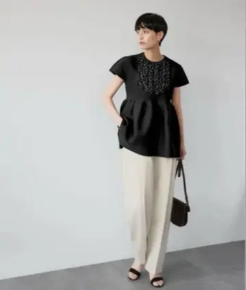 새상품급 엘프랭크 프론트 프릴 페플럼 반팔 니트 풀오버