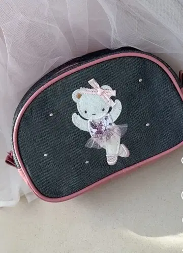 새상품 familiar x stina 파미리아 x 스티나 콜라보 파우치