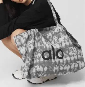 alo 타이다이 패턴 쇼핑 토트백