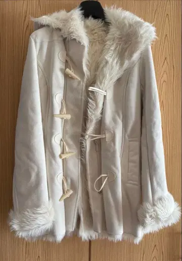 화이트 더플 코트 후드 부착