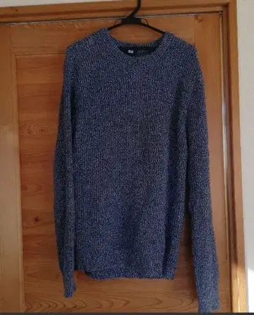 네이비 니트 스웨터 긴팔 크루넥