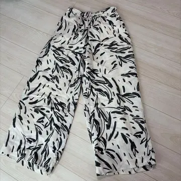 사쿠라 추상 쉐이드 팬츠 38 린넨 혼방 리프 무늬