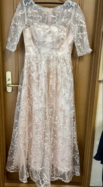 베이지 리본 무늬 롱 드레스 (XL)