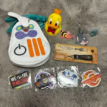 도쿄 디즈니 리조트 도날드 쿼키 덕 시티 백참 케이스 외