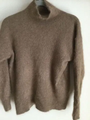 유나이티드 애로우즈 하이넥 스웨터