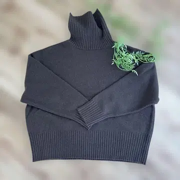 새상품 UNITED ARROWS 브라운 터틀넥 스웨터