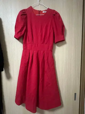 스나이델 빨간색 원피스