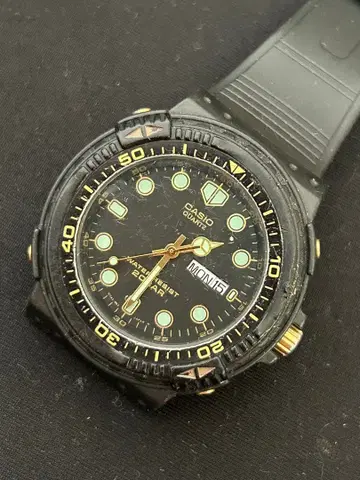 CASIO 다이버즈 타입 워치 블랙