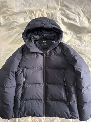 유니클로 심리스 다운 자켓