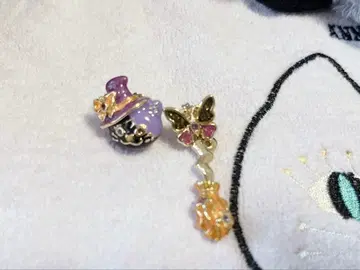 ANNA SUI 고양이 귀걸이