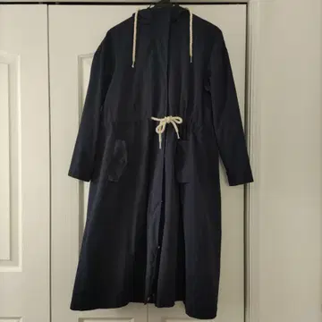 네이비 후드 부착 롱 코트