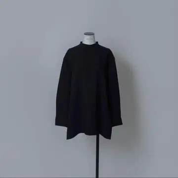 LOHEN 백 오픈 블라우스 블랙