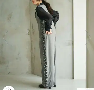 [ 가격 인하 가능 ] 온워드 #Newans 그레이 프릴 올인원