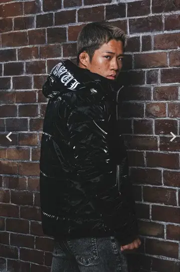 블랙 후드 부착 다운 자켓 M 사이즈