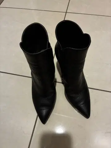 다이애나 블랙 가죽 스틸레토 부츠