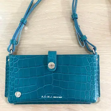 A.D.M.J. 소가죽 크로커다일 패턴 스마트폰 숄더백