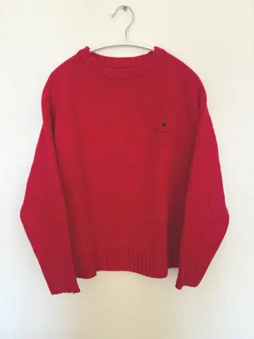 휴일과 시 휴일의 스몰 포켓 니트