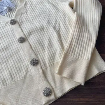 비쥬 버튼 리브 가디건 옐로우 컬러