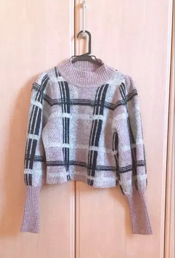 FURFUR 퍼퍼 체크 퍼프 슬리브 스웨터