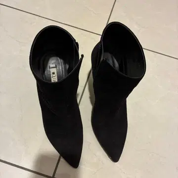 다이애나 블랙 스웨이드 부츠