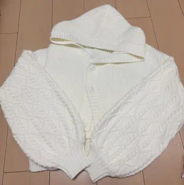 BUBBLES 후드 부착 화이트 니트 가디건