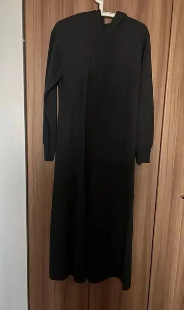 스픽 앤 스팬 2024AW 후디드 니트 롱 원피스