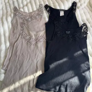 컨디션 최상 일괄 자수 디자인 탱크탑 4장 세트