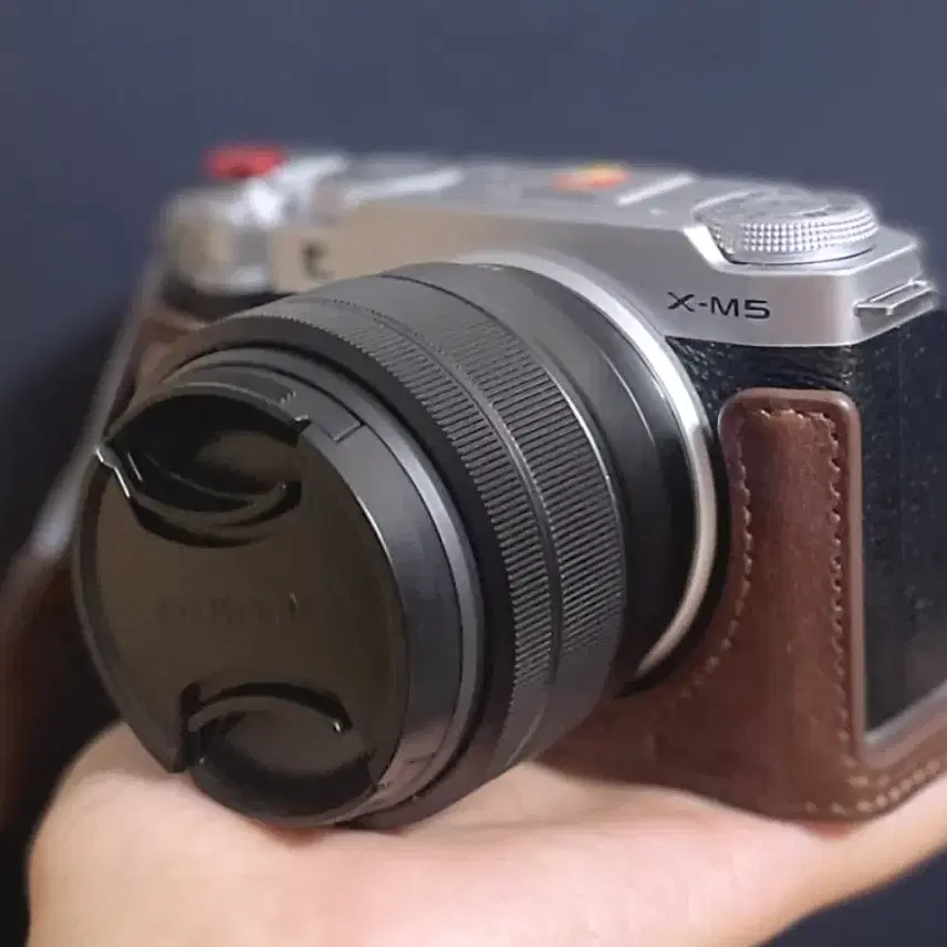 후지필름 X-M5 실버 카메라 + 가죽 케이스 풀박 구성 팝니다