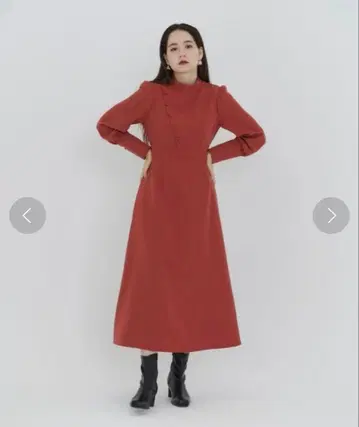 TINA:JOJUN 스탠드 카라 플레어 원피스 빨간색