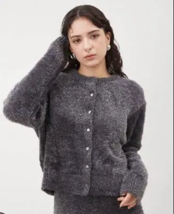 Mila Owen 크루넥 라메 니트 가디건