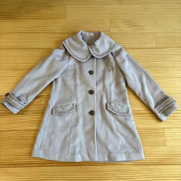 axes 옅은 핑크 계열의 귀여운 코트